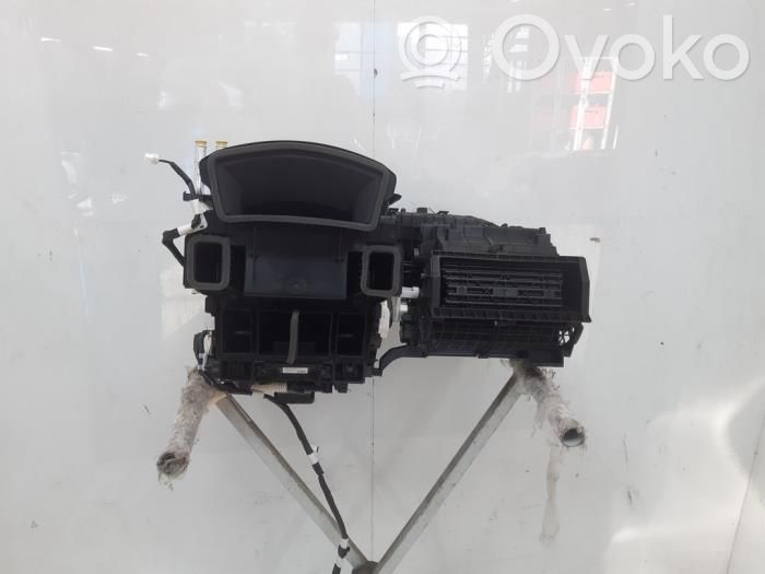 Toyota Yaris XP210 Obudowa nagrzewnicy 