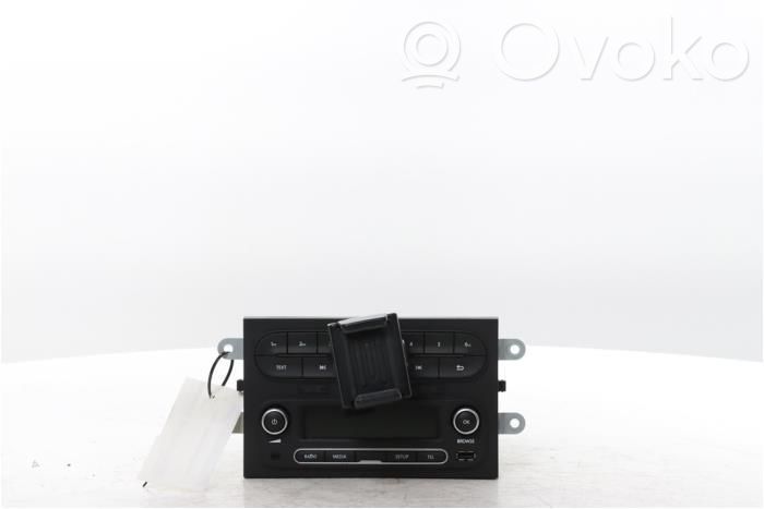 Renault Twingo III Panel / Radioodtwarzacz CD/DVD/GPS 