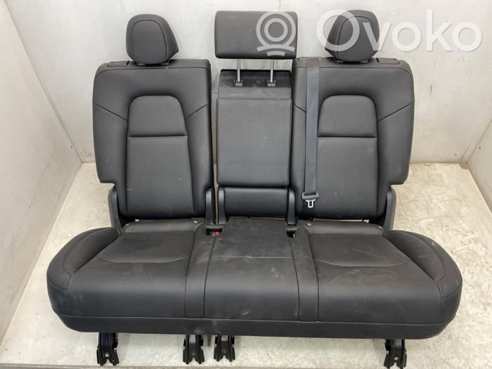 Tesla Model Y Galinė sėdynė 