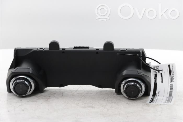 Lynk & co 01 Climate control unit 