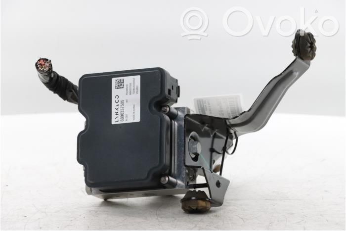 Lynk & co 01 Bomba de ABS 