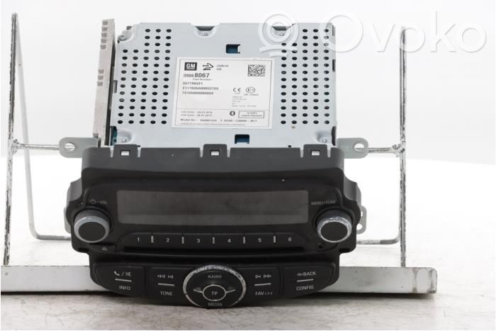 Opel Corsa E Unitate principală radio/CD/DVD/GPS 