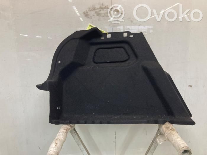 Opel Corsa F Boczek / Tapicerka / bagażnika 