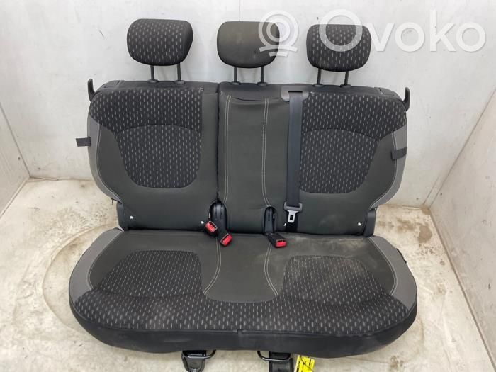 Renault Captur Takaistuin 