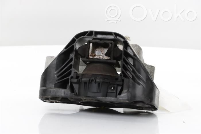 Renault Express Engine mount bracket 