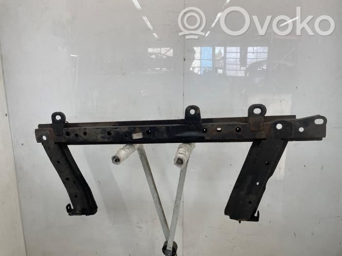 Renault Clio IV Panel mocowanie chłodnicy / dół 