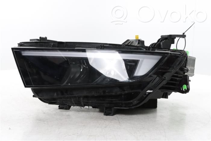Opel Astra L Lampa przednia 