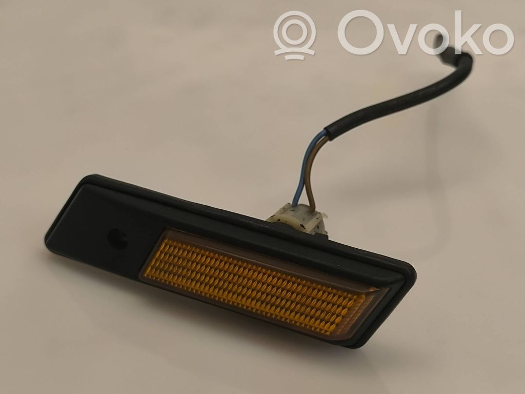 BMW 5 E34 Front fender indicator light 