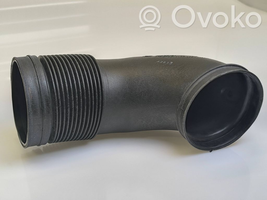 Air intake hose/pipe   7501202,32818