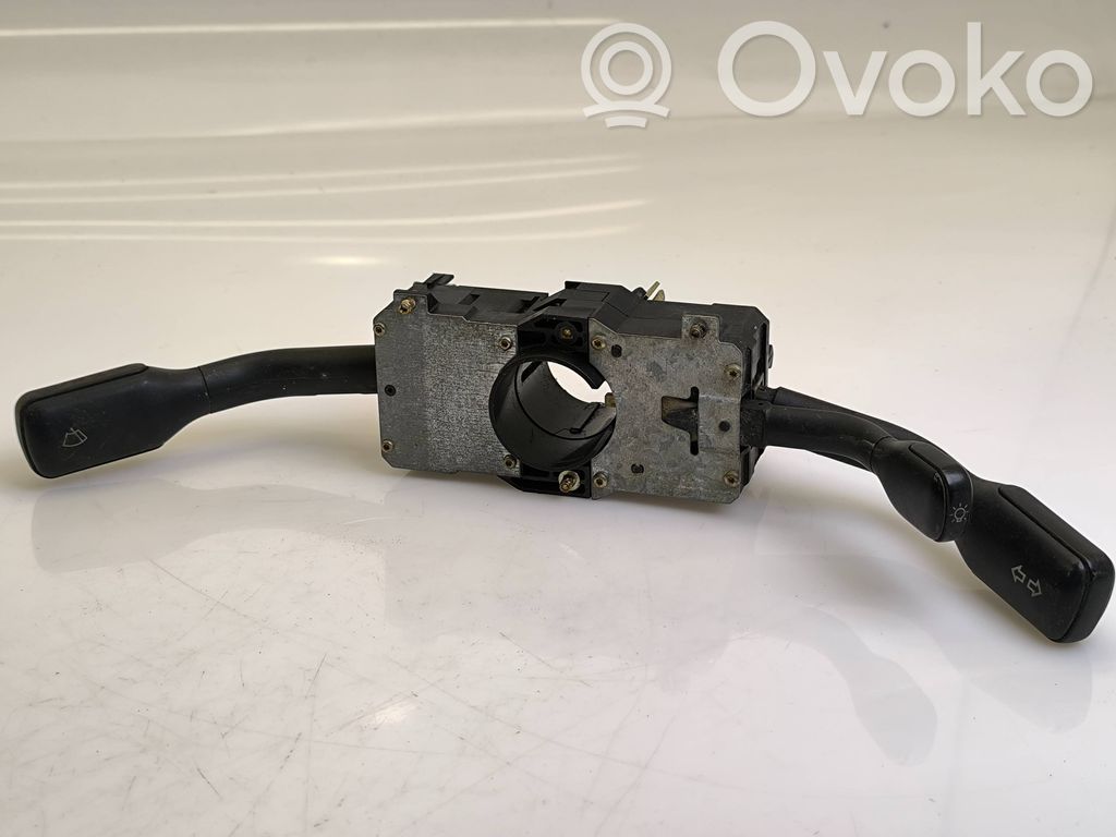 Audi A4 S4 B5 8D Interruptor/palanca de limpiador de luz de giro 