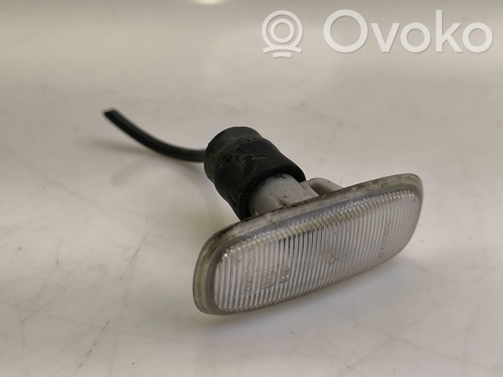 Audi A6 S6 C5 4B Front fender indicator light 