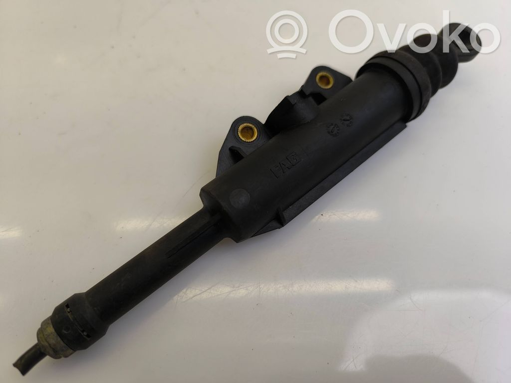 BMW 5 E34 Cilindro maestro de embrague 
