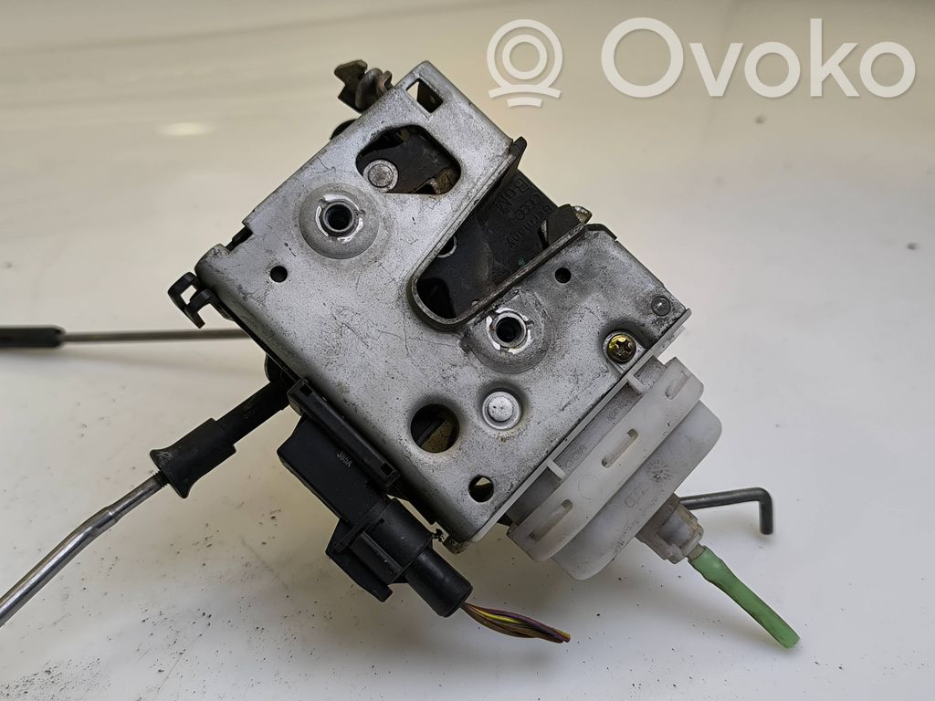 Audi A4 S4 B5 8D Etuoven lukko 