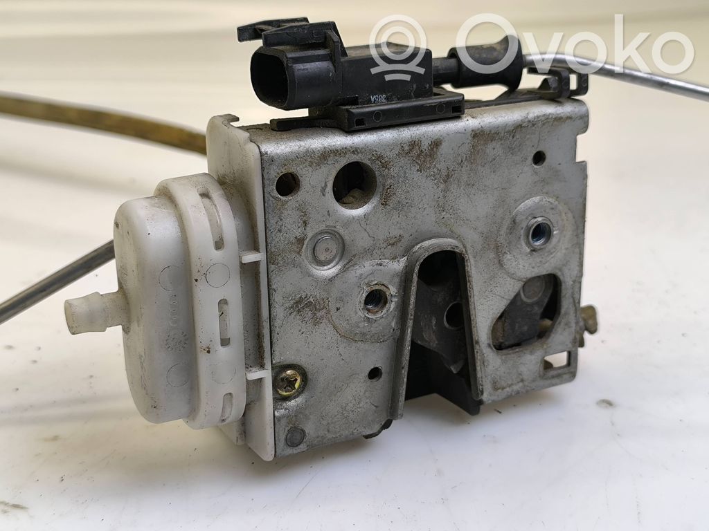 Audi A4 S4 B5 8D Etuoven lukko 