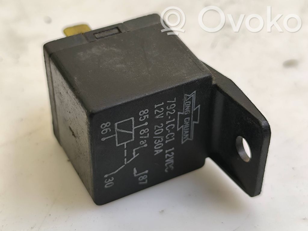 Audi A6 S6 C5 4B Muu rele 