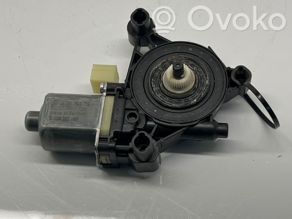 Audi A3 S3 8V Silniczek podnoszenia szyby drzwi tylnych 