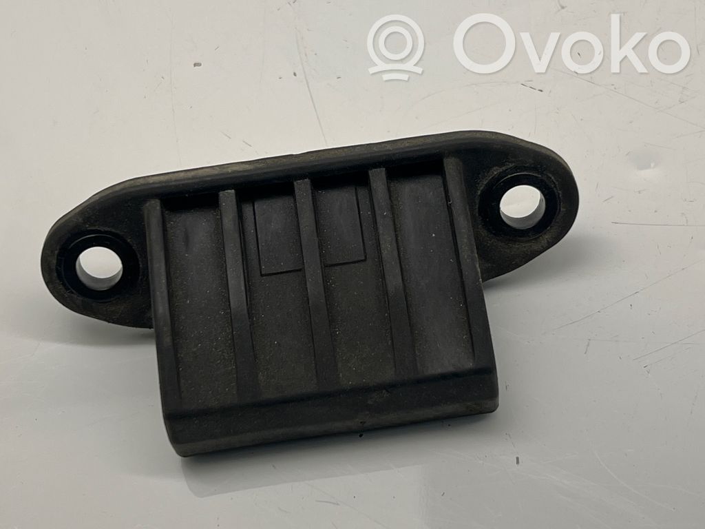 Toyota RAV 4 (XA40) Tailgate opening switch 
