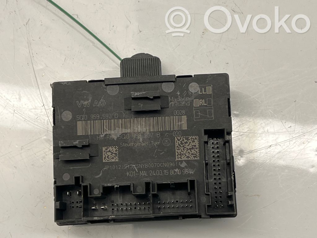 Volkswagen PASSAT B7 Door control unit/module 