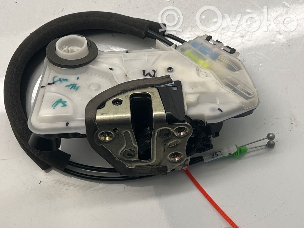 Toyota C-HR I Front door lock 