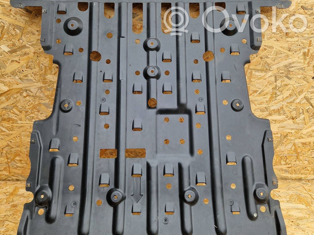 Engine splash shield/under tray   SC2E3102170