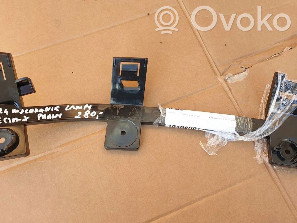 Tesla Model X Support phare frontale 