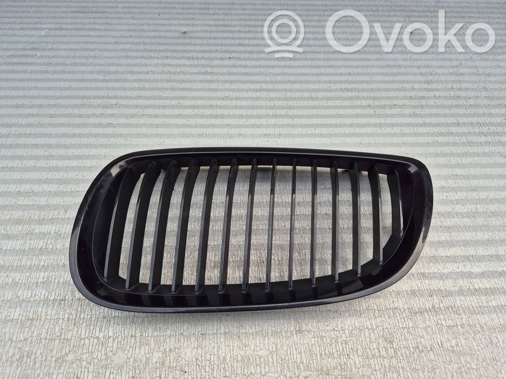 Front grill   22405910