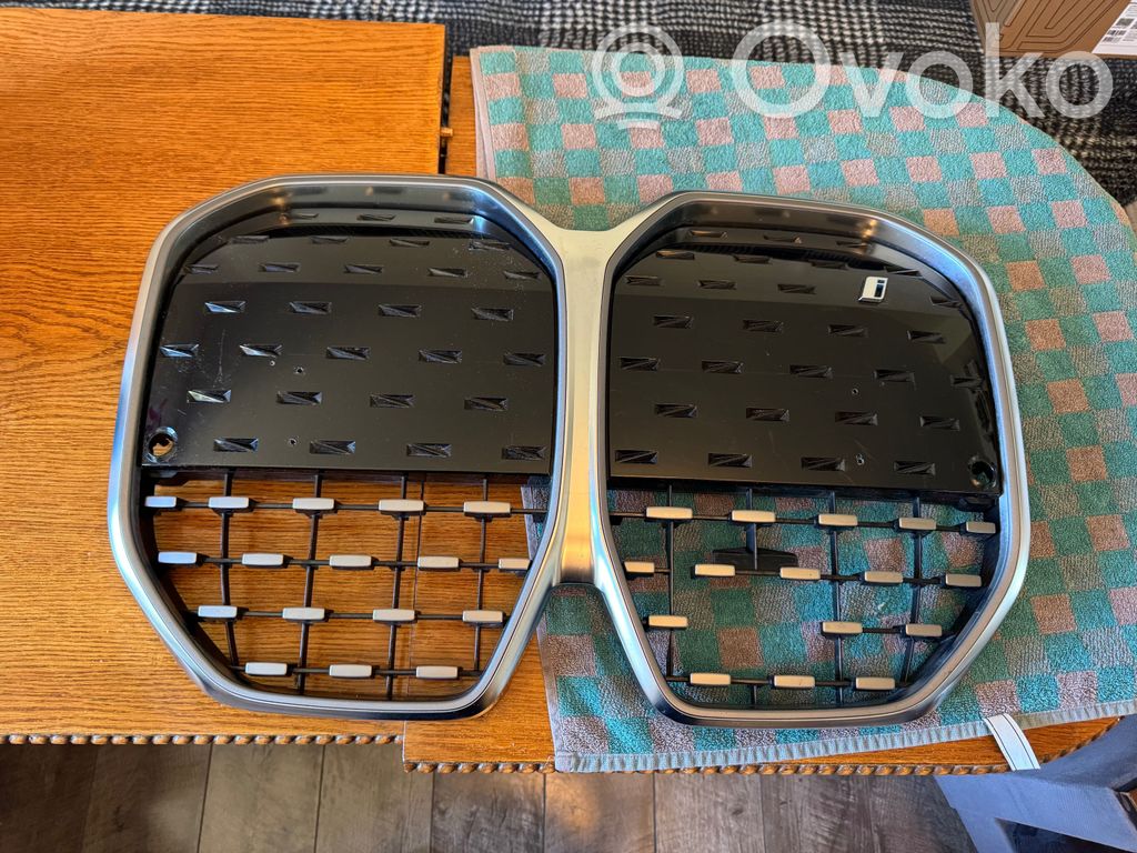 BMW i4 Front grill 