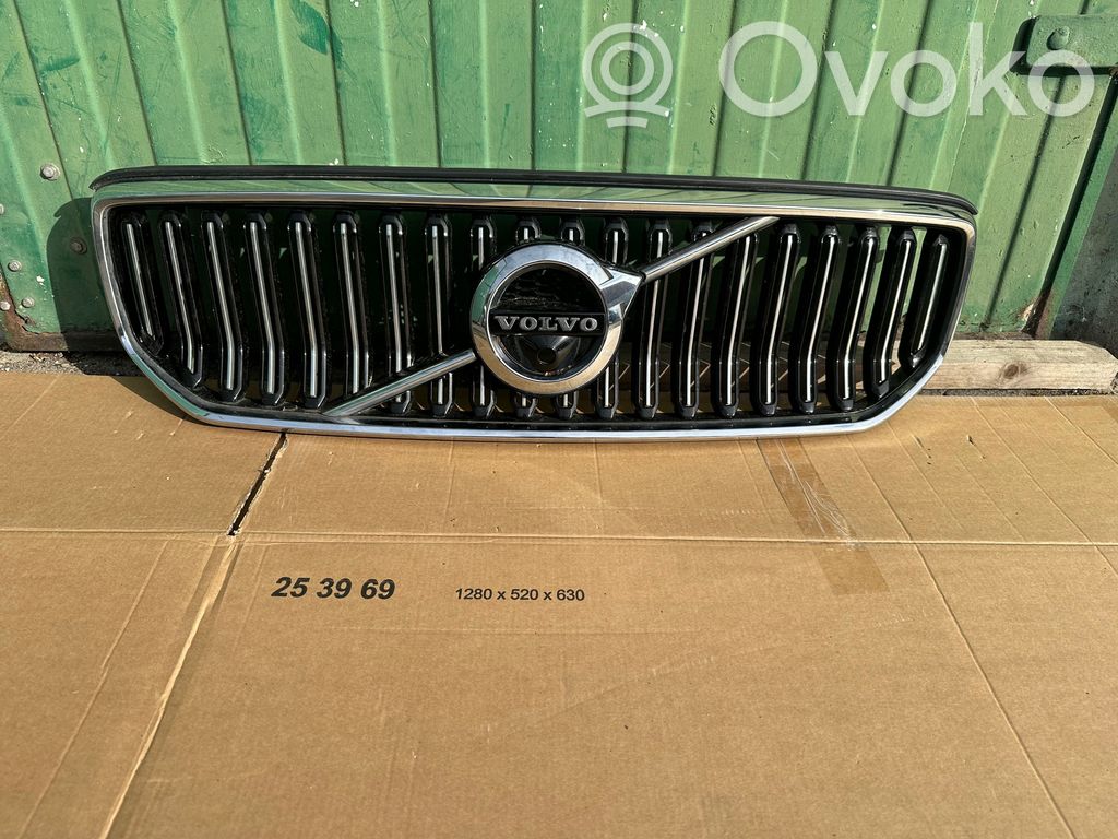 Volvo XC40 Rejilla delantera 