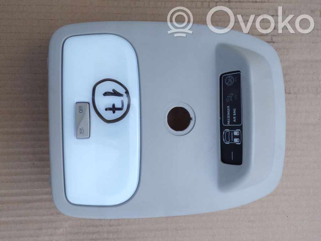Renault Twingo III Front seat light 