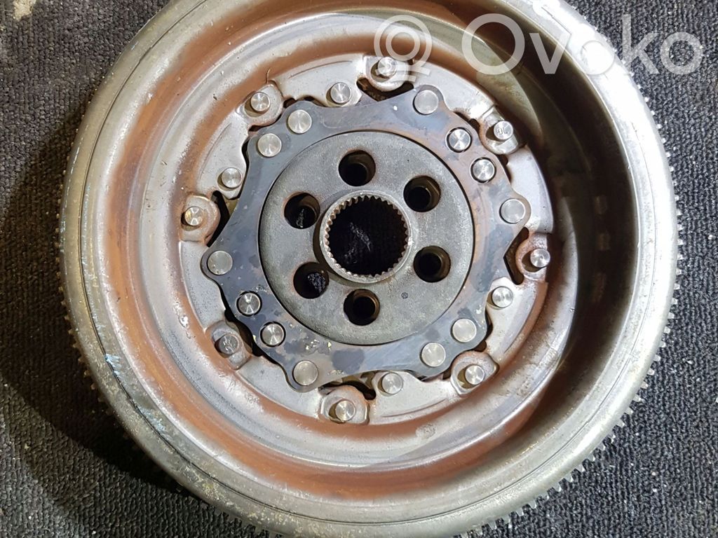 Volkswagen PASSAT CC Volante bimasa 