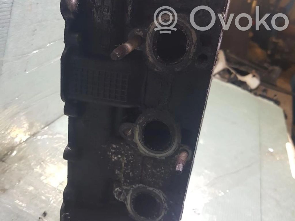 Peugeot 3008 I Engine head 