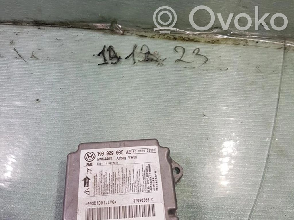 Volkswagen Scirocco Airbag control unit/module 