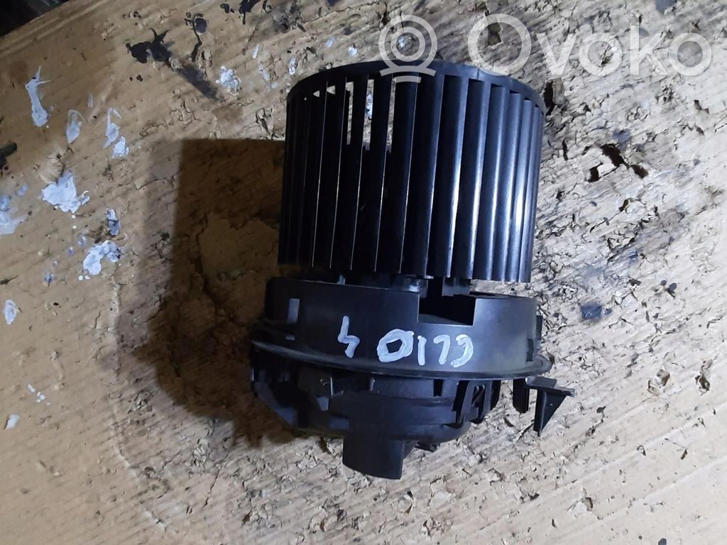 Renault Clio IV Mazā radiatora ventilators 