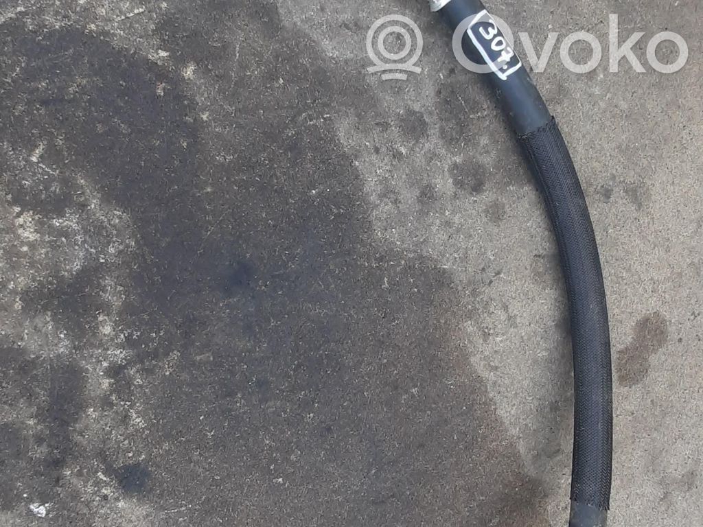 Renault Clio IV Ilmastointilaitteen putki (A/C) 