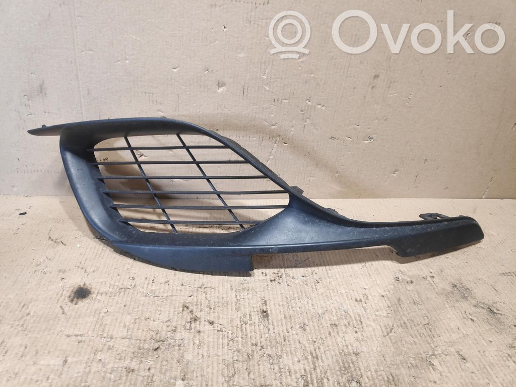 Peugeot 308 Etupuskurin alempi jäähdytinsäleikkö 