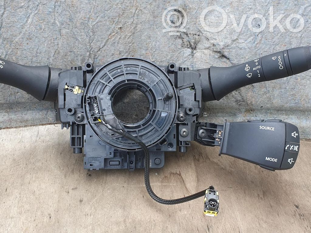 Renault Express Bouton interrupteur de commande d'essuie-glace de phare 
