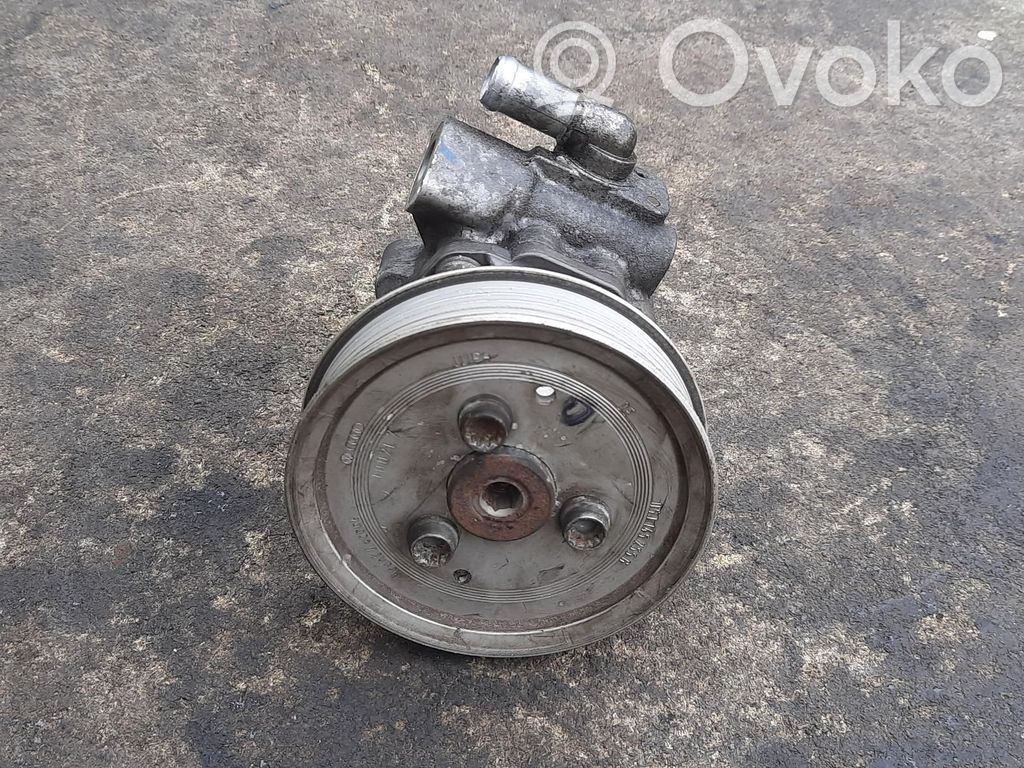 Volkswagen Touareg III Power steering pump 