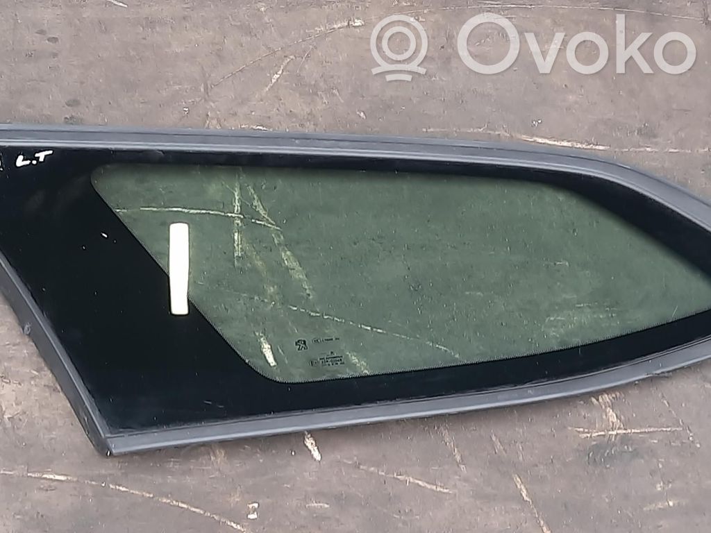 Peugeot 308 Galinis šoninis kėbulo stiklas 