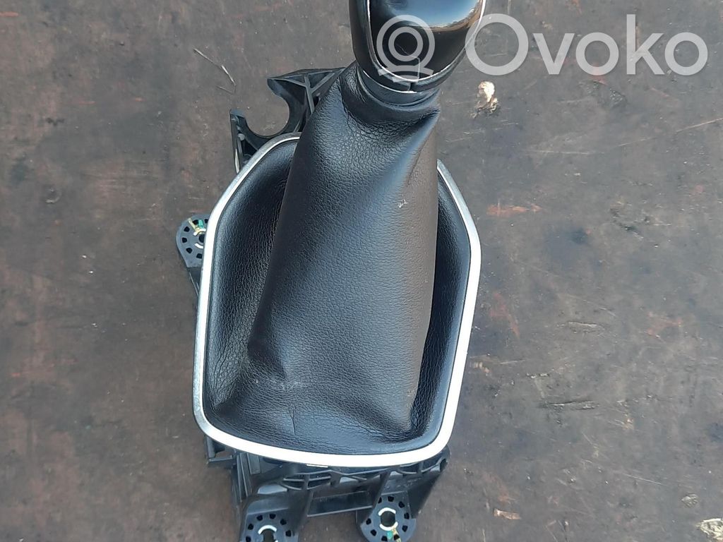 Ford B-MAX Gear selector/shifter in gearbox 