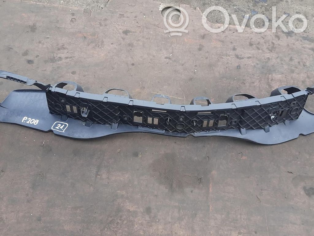 Peugeot 208 I Soporte de montaje del parachoques trasero 