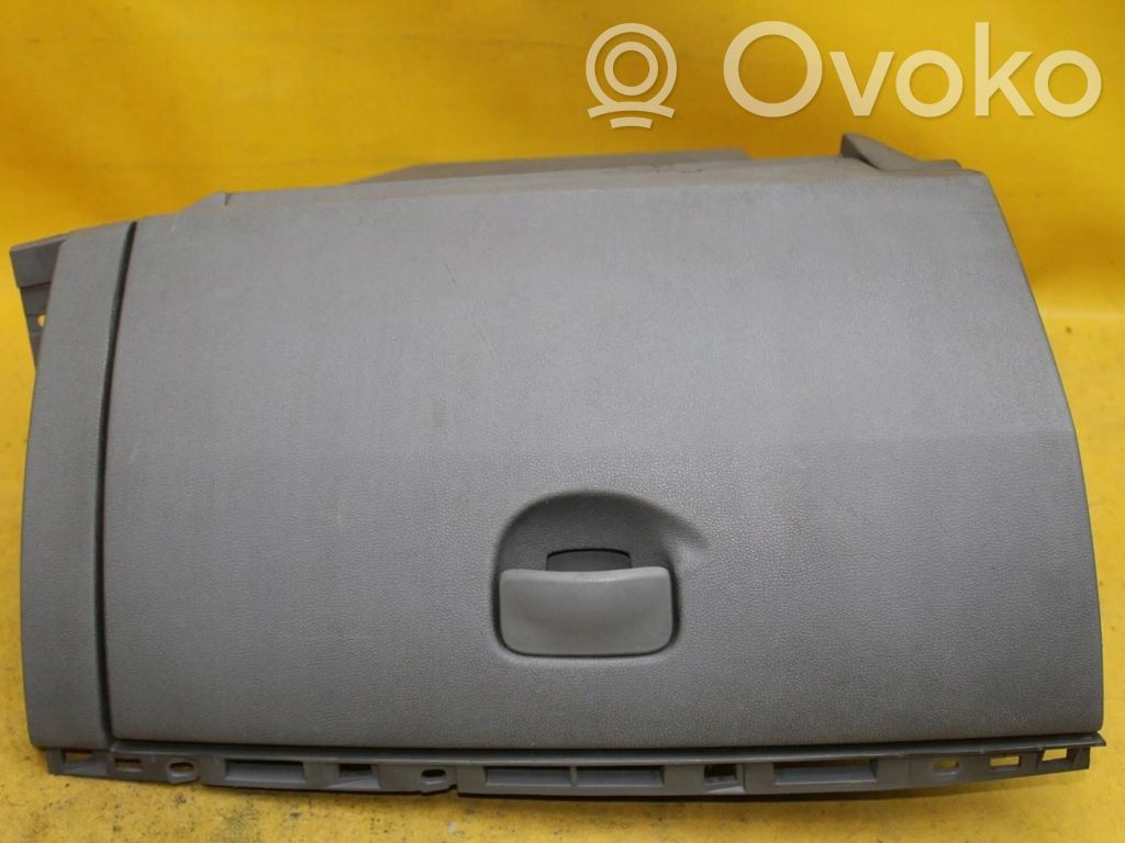 Renault Clio III Daiktadėžė 