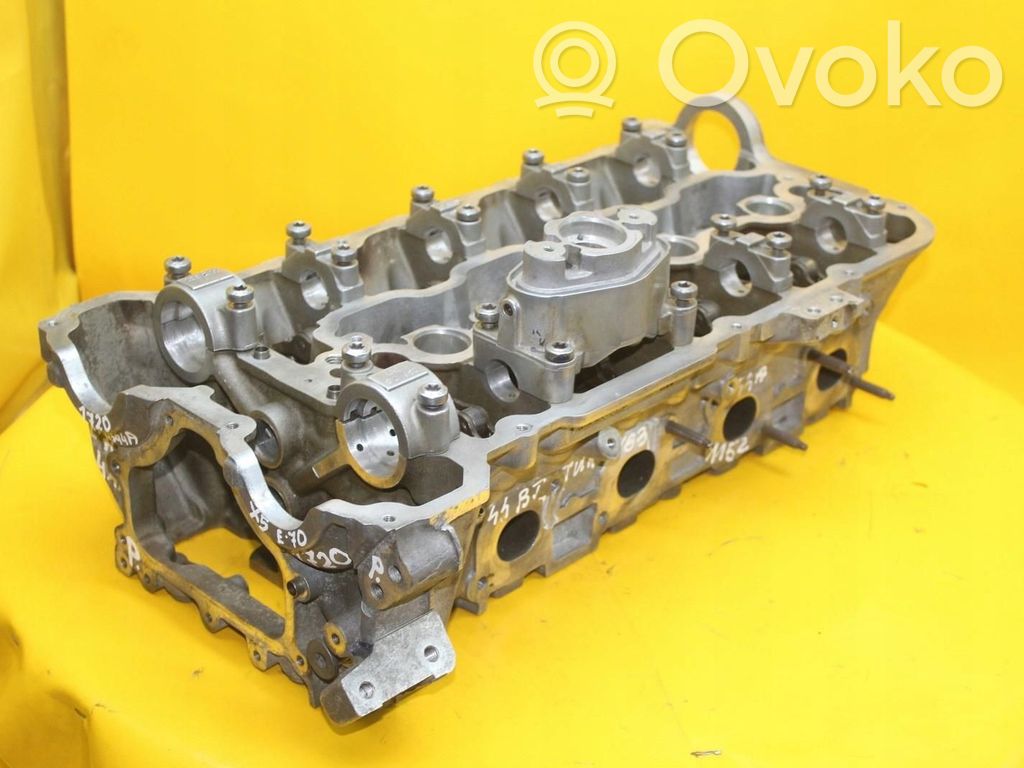 Engine head   757393604
