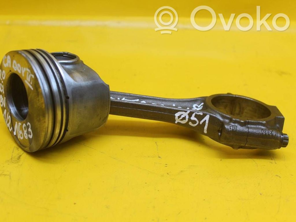 Volkswagen Caddy Piston with connecting rod 