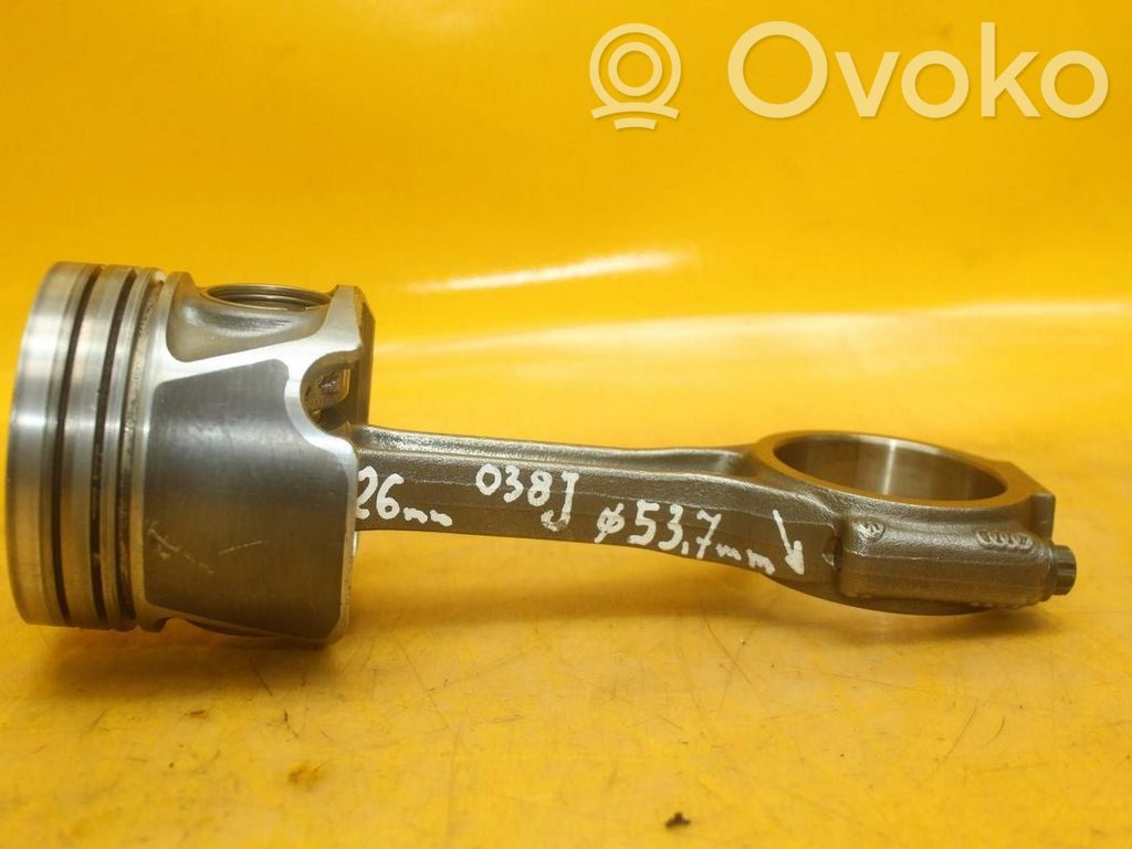 Pistón   7901J,038J
