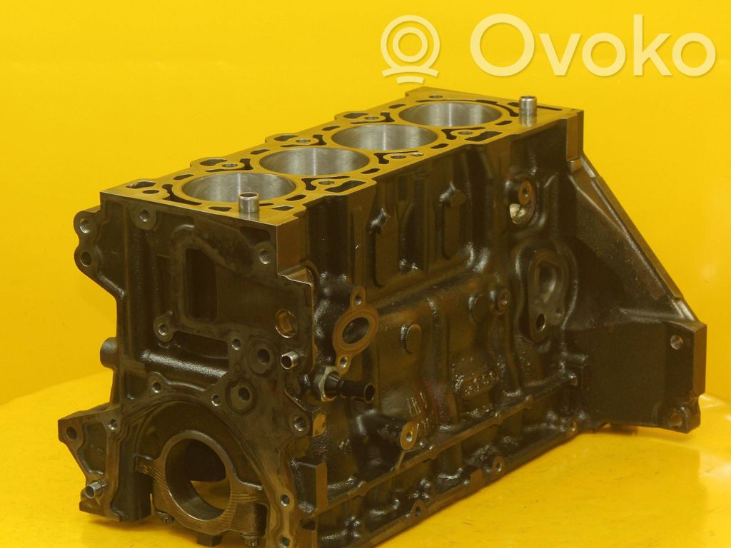 Opel Astra J Engine block 