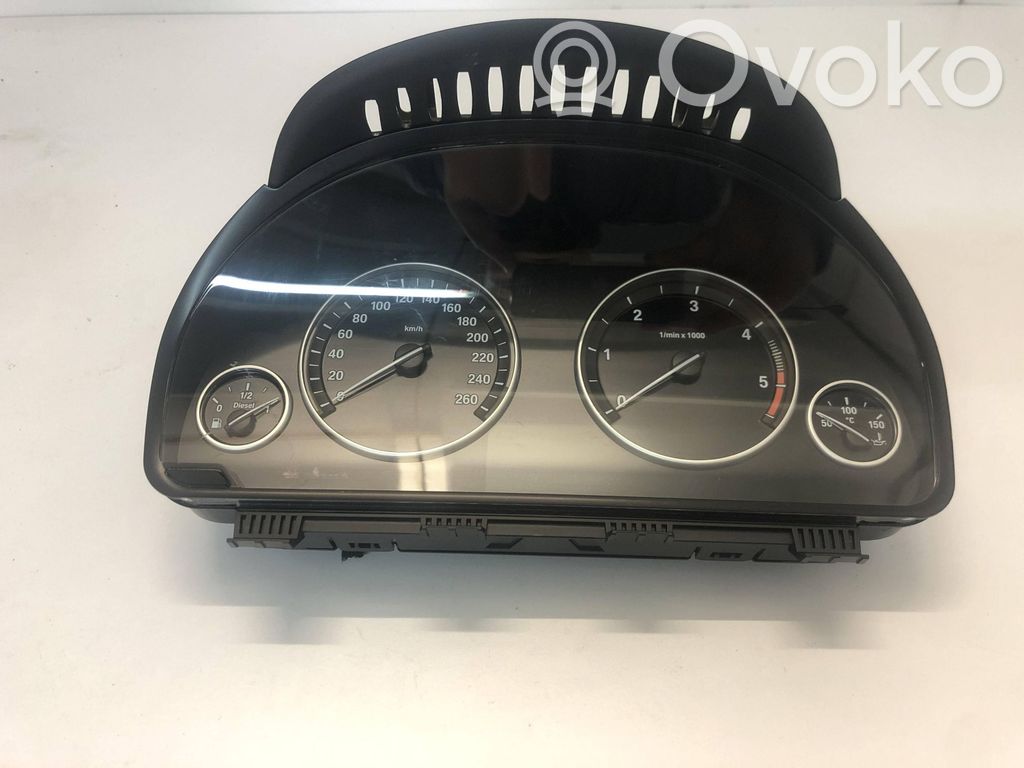 BMW 5 F10 F11 Spidometrs (instrumentu panelī) 