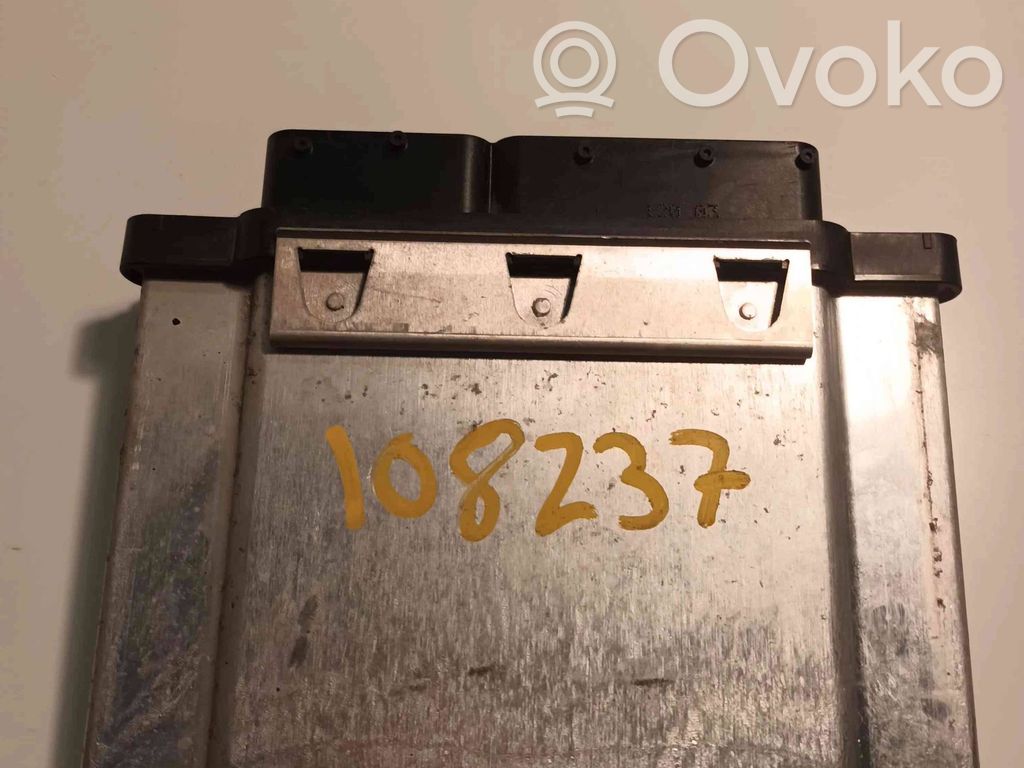 Volkswagen Golf VII Engine control unit/module 