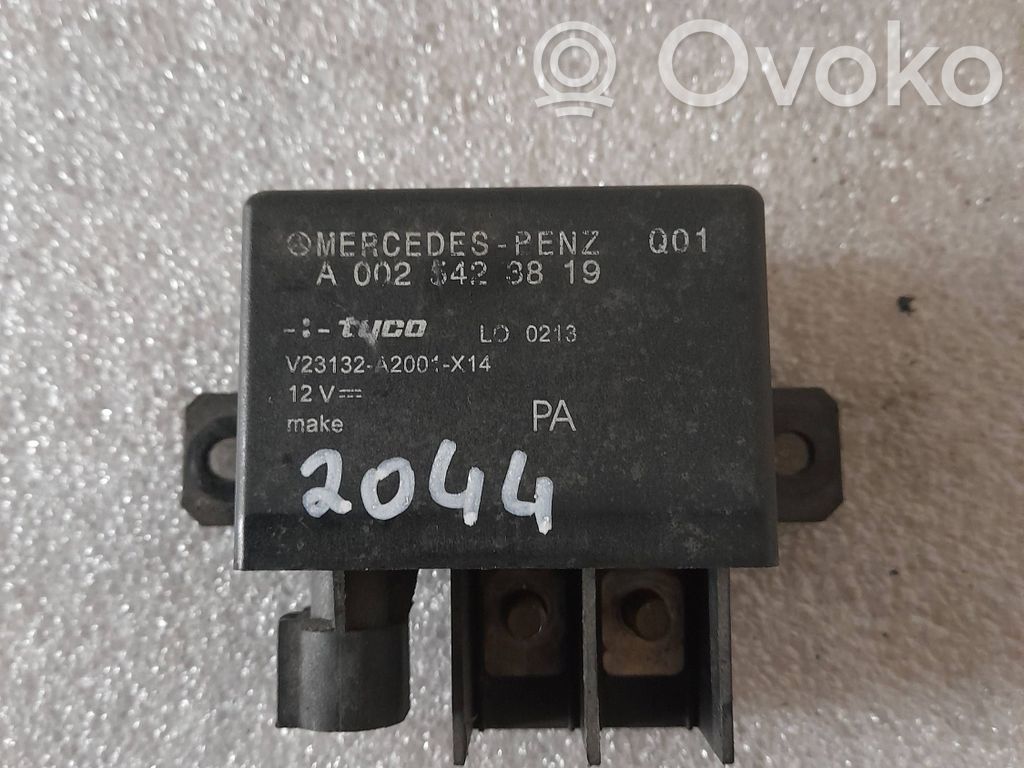 Mercedes-Benz E W211 Charging relay 