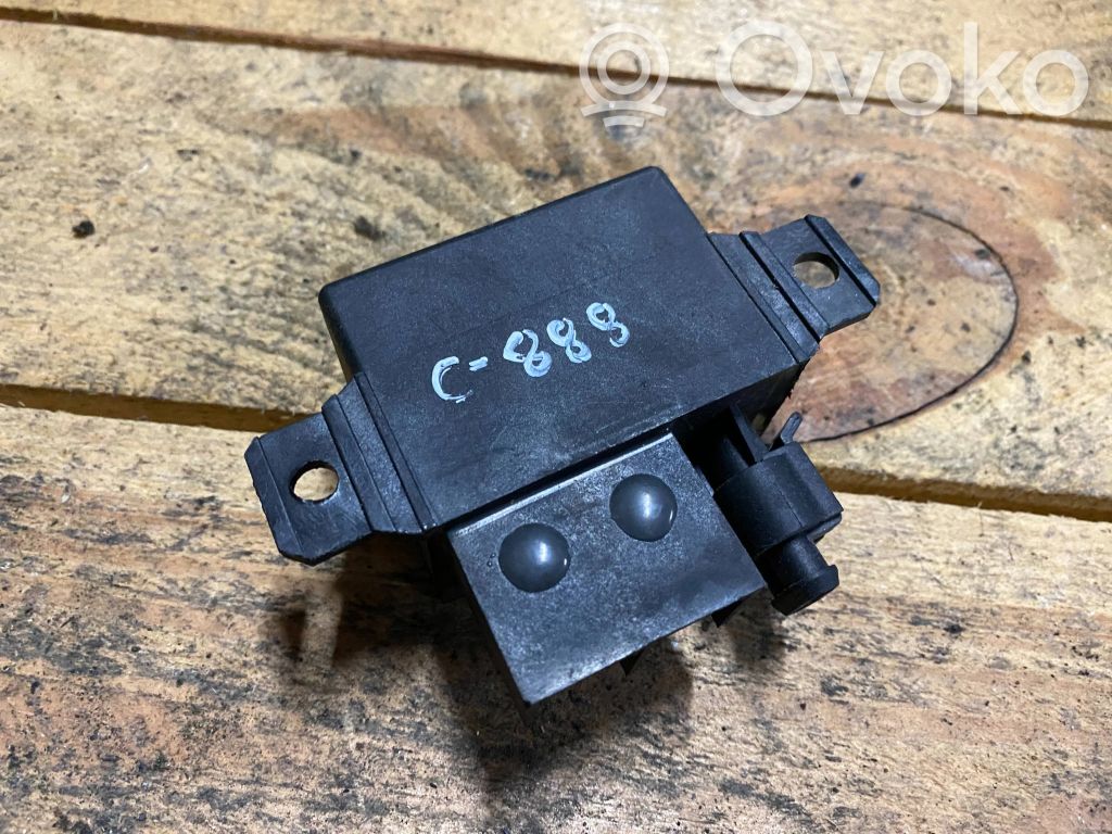 Mercedes-Benz E W211 Charging relay 