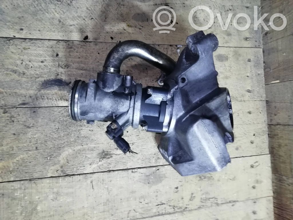 Mercedes-Benz C W204 Risuonatore di aspirazione 